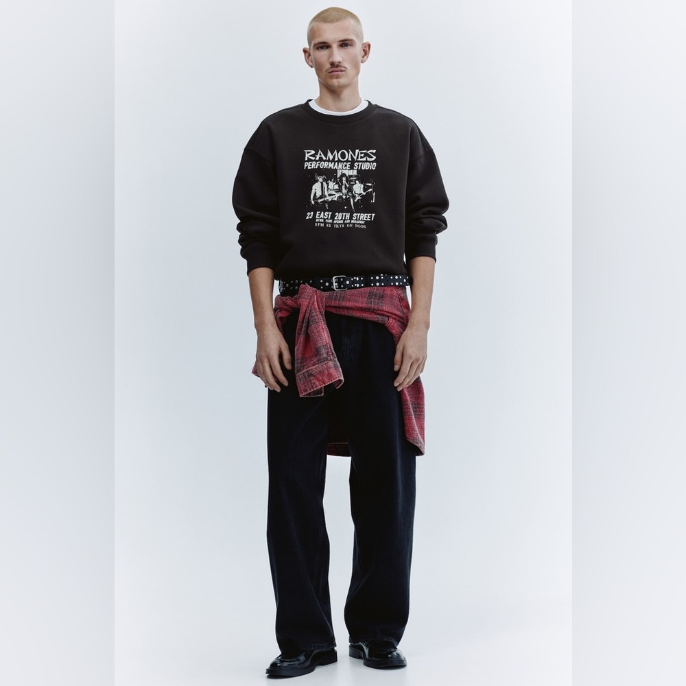 NWT Ramones Loose Fit Sweatshirt Size Large Oversized